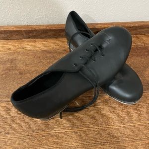 Adult tap shoes
